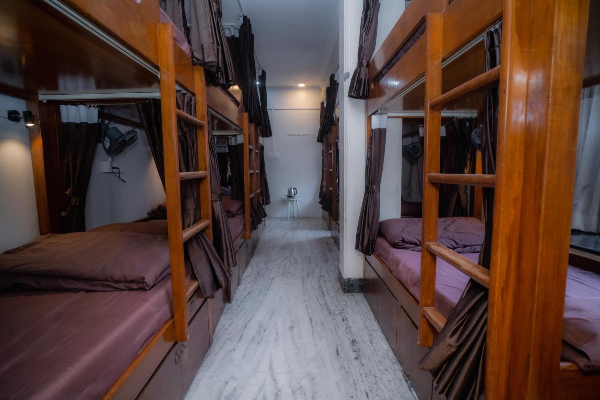 Pearl Courtyard Dormitory Varanasi Eksteriør billede