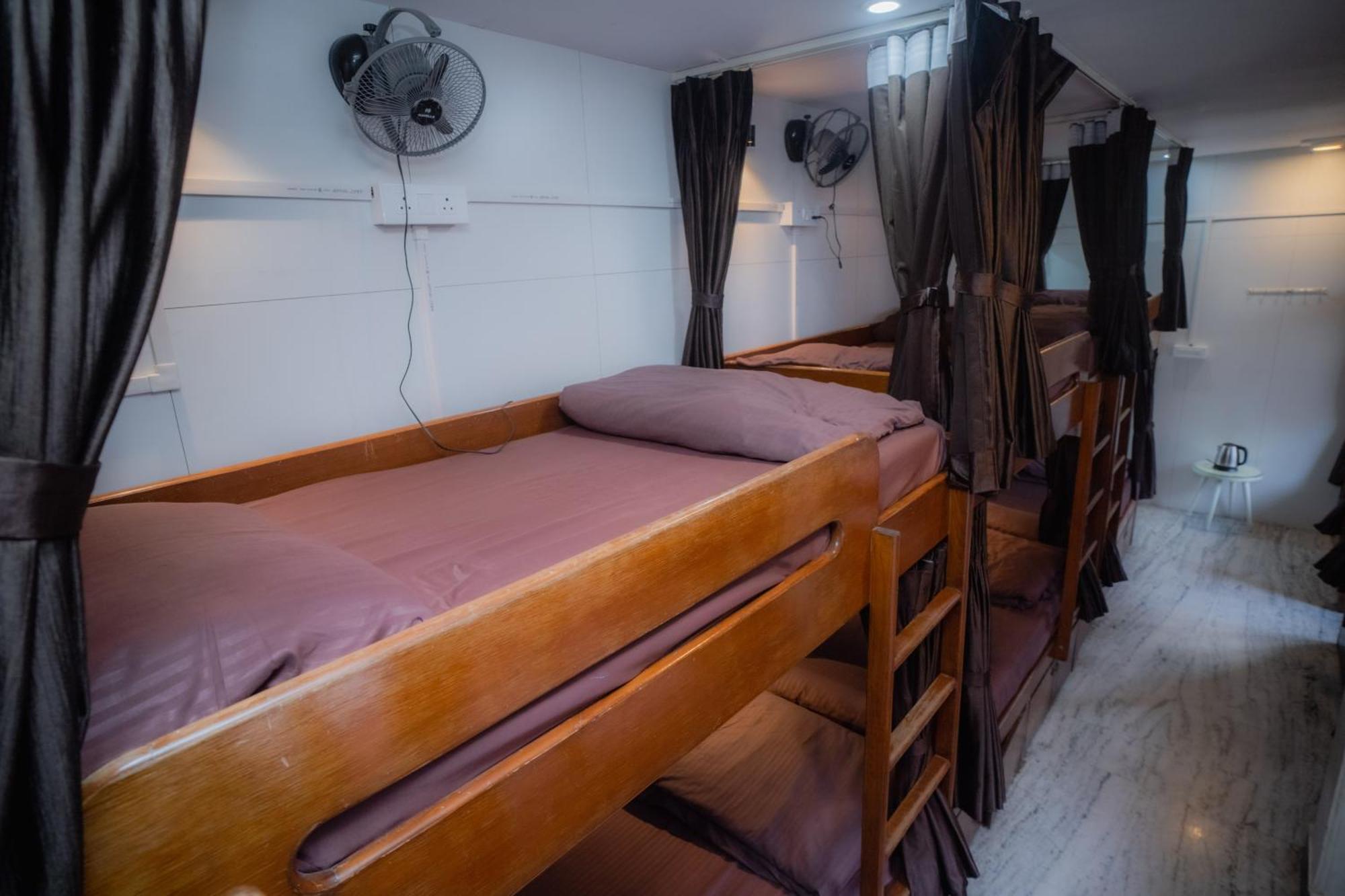 Pearl Courtyard Dormitory Varanasi Eksteriør billede