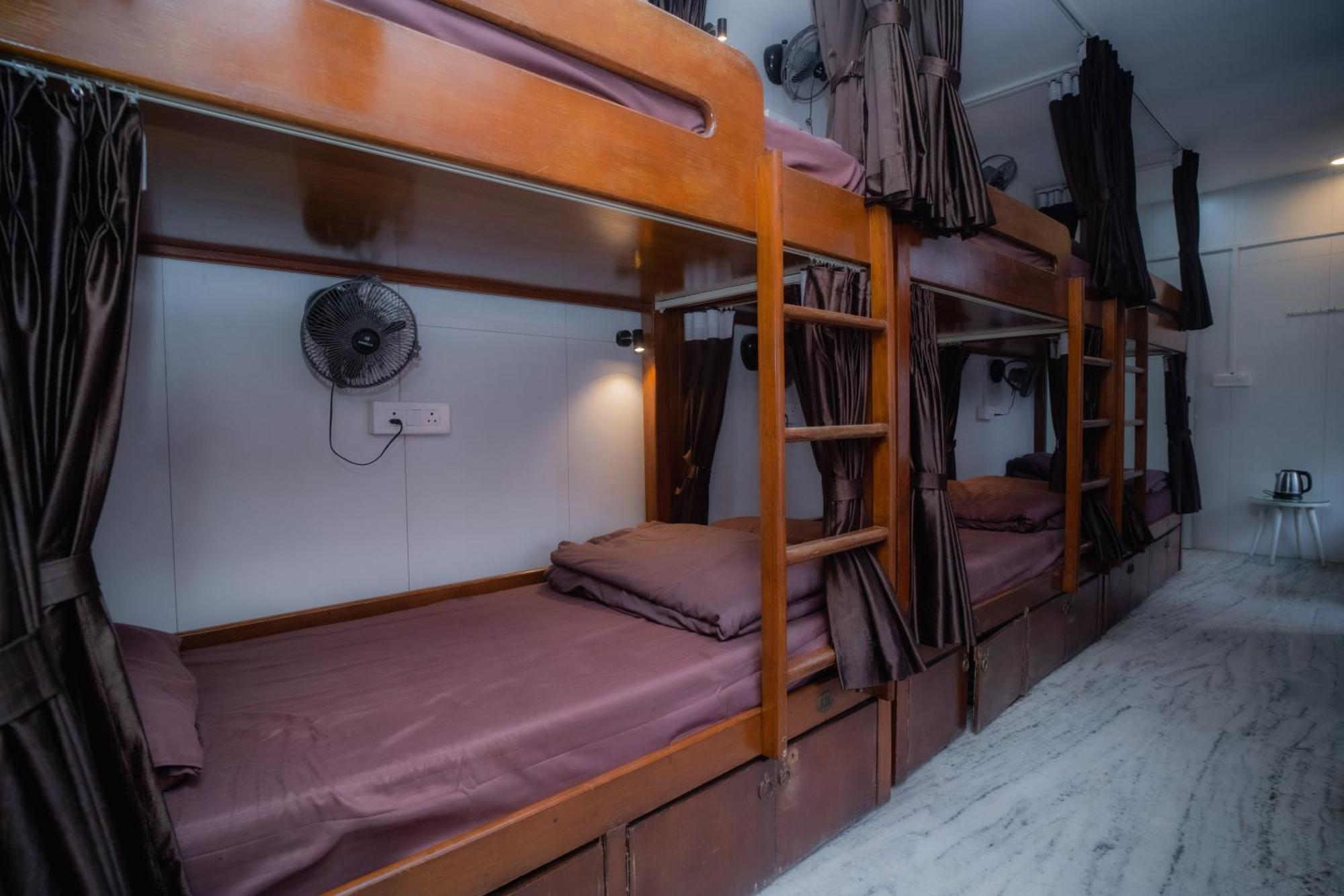 Pearl Courtyard Dormitory Varanasi Eksteriør billede