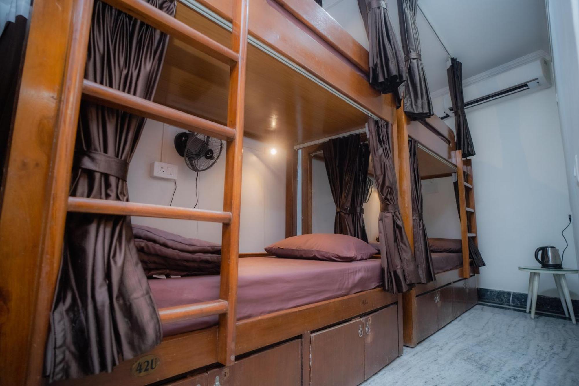 Pearl Courtyard Dormitory Varanasi Eksteriør billede