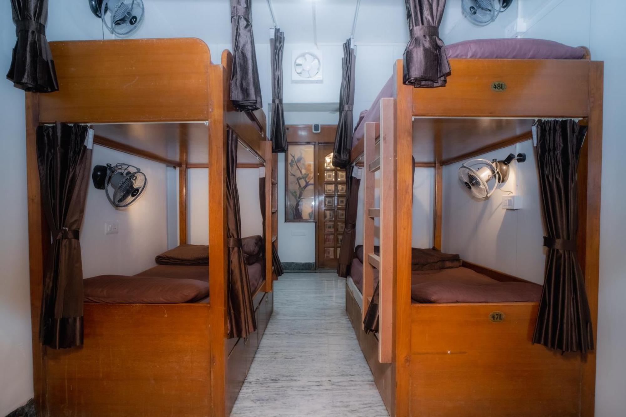 Pearl Courtyard Dormitory Varanasi Eksteriør billede